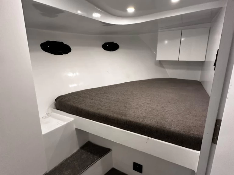 Wynajem Luksusowy jacht Princess z patentem 