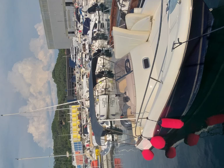 Wynajmij Jeanneau Cap Camarat 755 WA w La Spezia