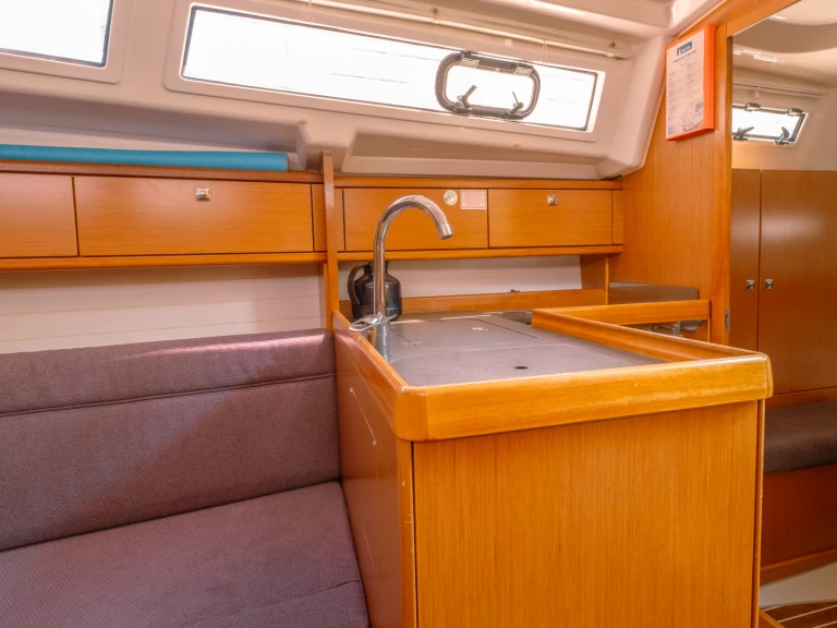 Wynajem łodzi Fethiye tanio Bavaria 33 Cruiser