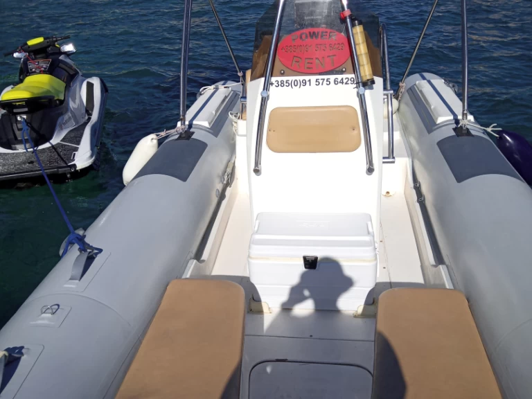 Wynajmij Bwa Bwa w Prižba