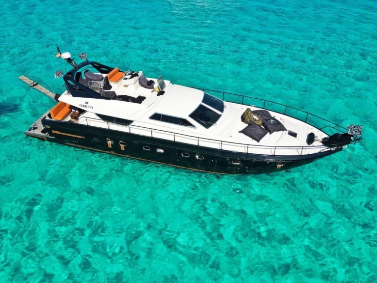 Wynajmij Ferretti Ferretti 630 Fly w Port Esportiu Marina d'Eivissa