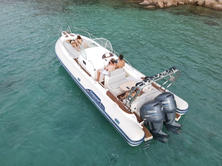 Wynajmij Capelli Tempest 900 WA w Porto-Vecchio