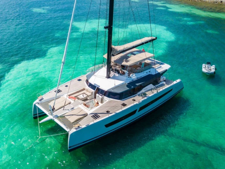 Wynajem Luksusowy jacht Fountaine Pajot z patentem 