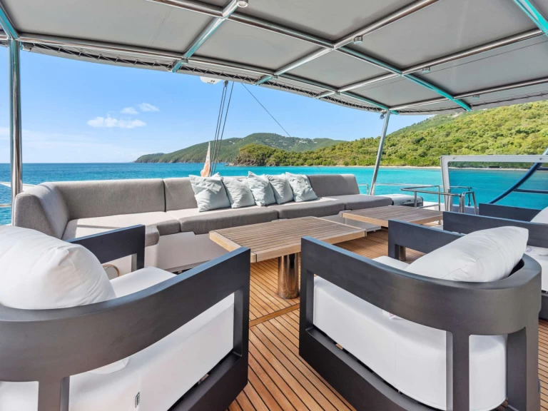 Wynajem Luksusowy jacht Sunreef z patentem 