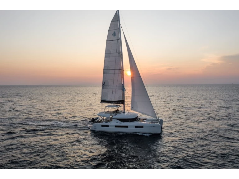 Wynajem łodzi Lagoon Lagoon 50 w Alimos na SamBoat 