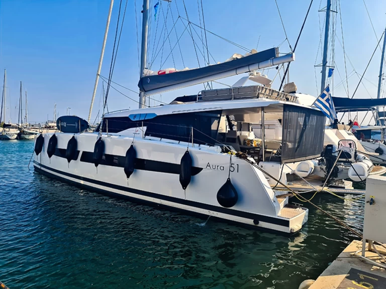 Wynajem Katamaran Fountaine Pajot z patentem 