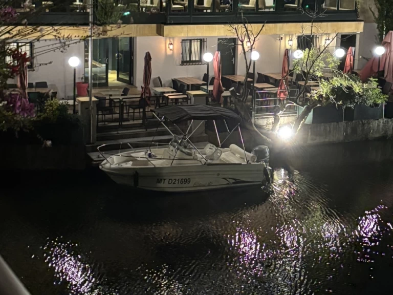 Jeanneau Cap Camarat 515 między profesjonalistami a osobami prywatnymi w Metz