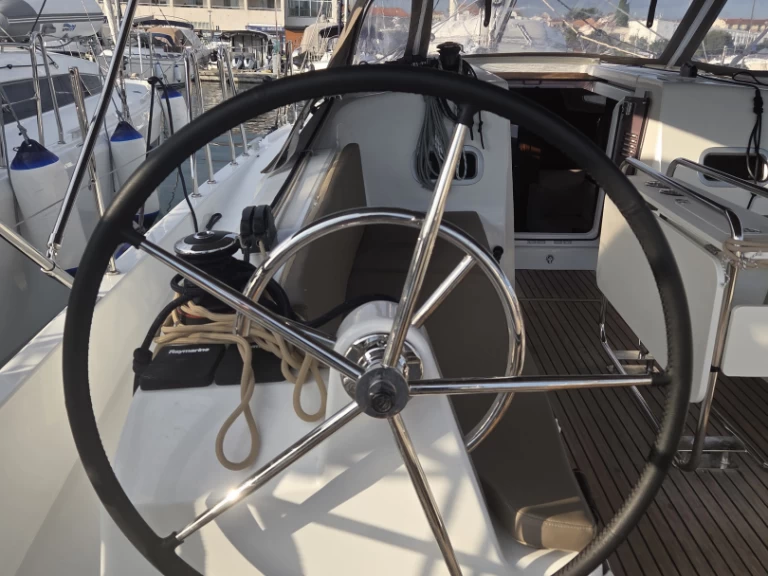 Wynajem łodzi Pirovac tanio Sun Odyssey 380