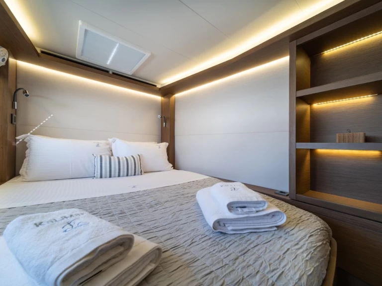 Katamaran do wynajmu w Alimos w najlepszej cenie