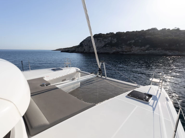 Wynajem Katamaran Lagoon z patentem 