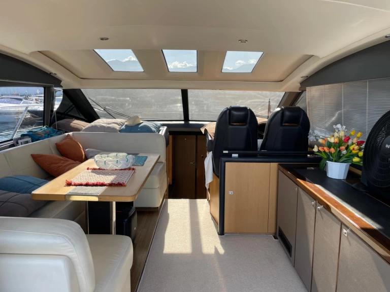 Wynajem łodzi Neapol tanio V 52