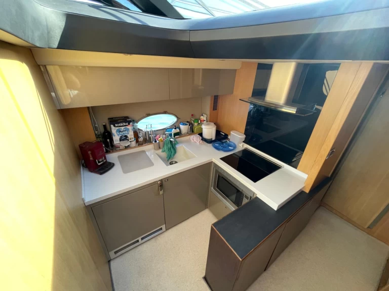 Wynajem Motorówka w Neapol - Princess V 52