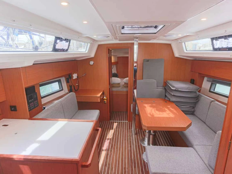 Wynajem łodzi Lefkáda tanio Bavaria C38