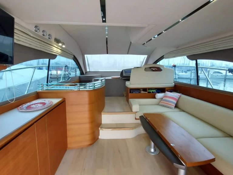 Wynajmij Motorówka z lub bez skippera Intermarine w Portisco