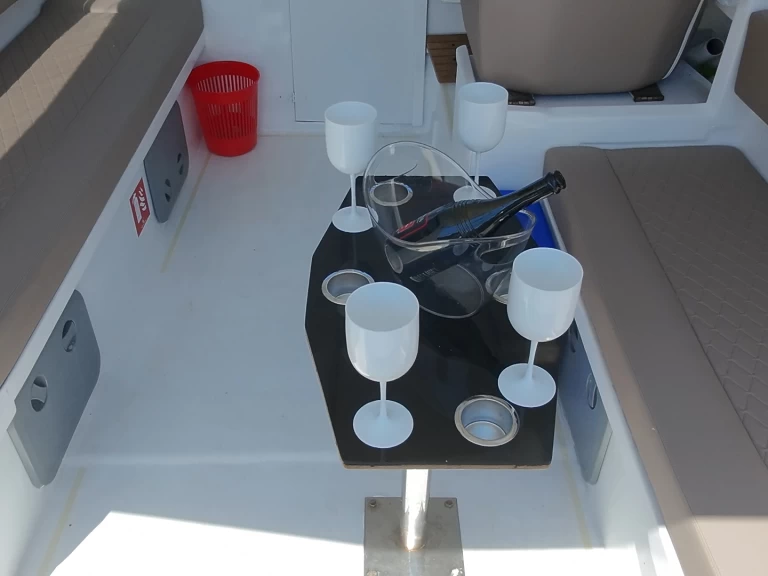 Wynajmij Bayliner Trophy w Hvar