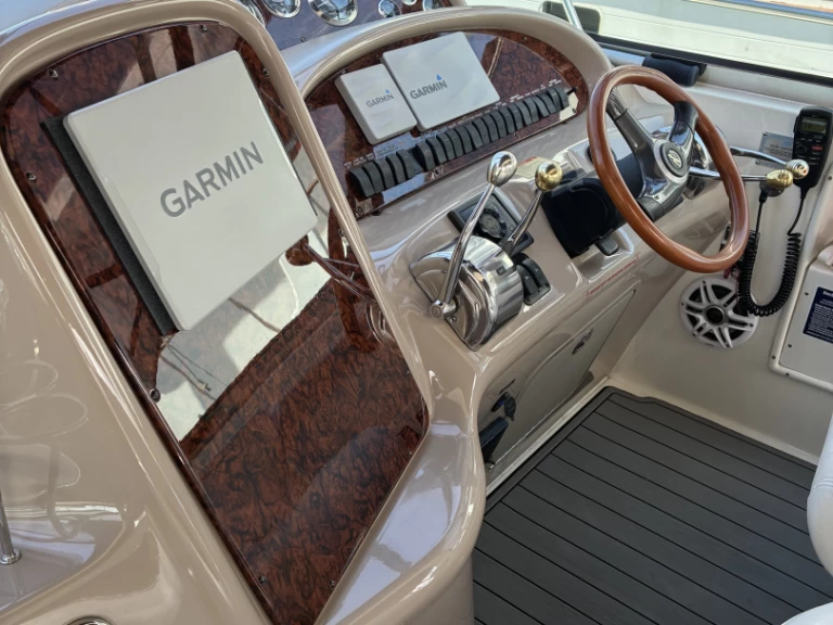 Wynajem łodzi Miami tanio Sea Ray 410 Sundancer