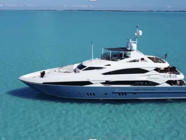 Sunseeker Natural 9 między profesjonalistami a osobami prywatnymi w Miami