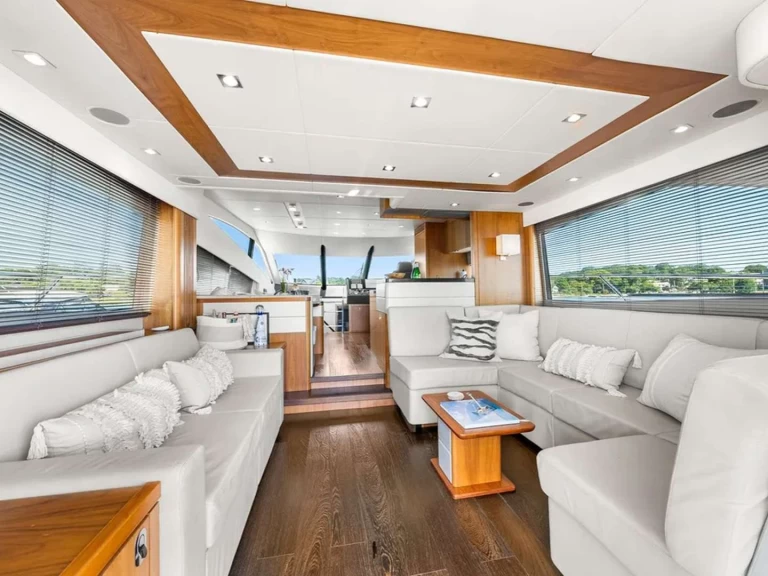 Sunseeker Guardian of the Sea między profesjonalistami a osobami prywatnymi w Port Washington