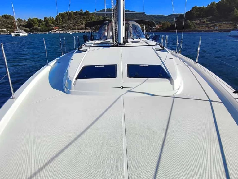Wynajem łodzi Trogir tanio Bavaria C46