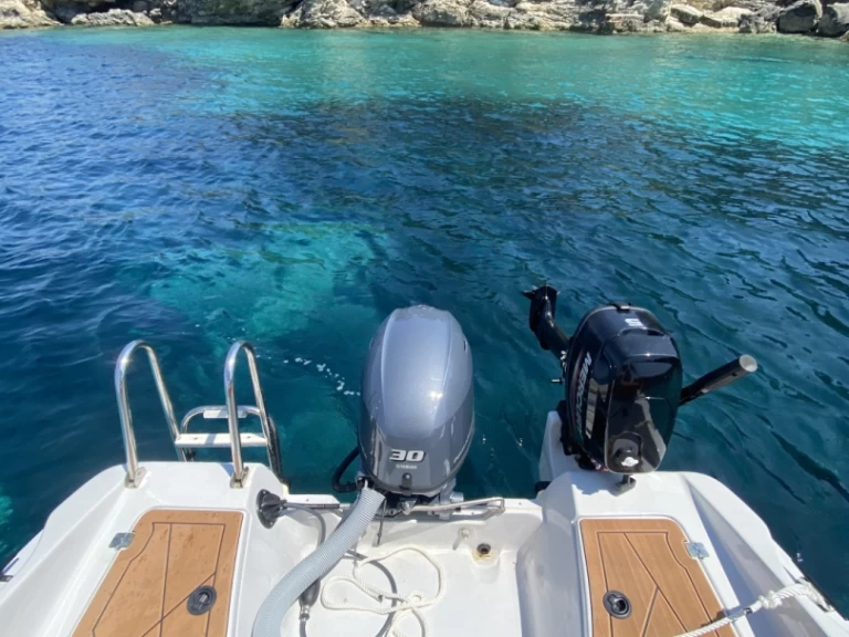 Wynajem łodzi Lákka tanio Optima