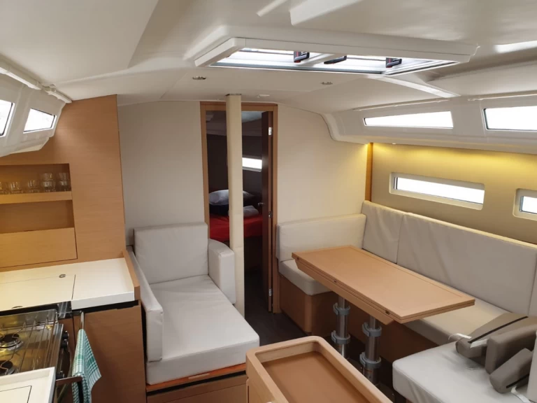 Wynajem łodzi Jeanneau Sun Odyssey 410 w Pula na SamBoat 