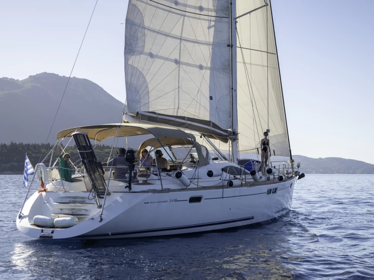 Wynajem Żaglowiec Jeanneau z patentem 