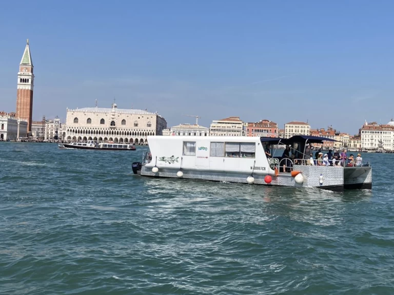 Wynajmij NAVI 53 HB 16:50 w Cremona