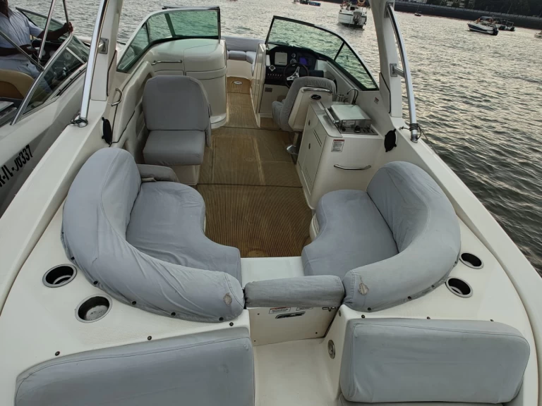 Wynajem Motorówka w Mumbai - Sea Ray Sea Ray SLX 300