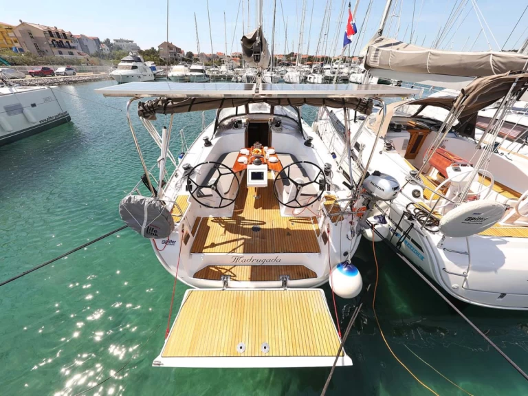 Wynajem łodzi Murter-Kornati tanio Cruiser 41S