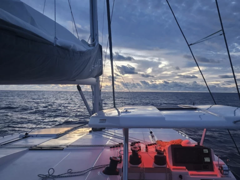 Wynajem łodzi Phuket Yacht Haven Marina tanio Leopard 50