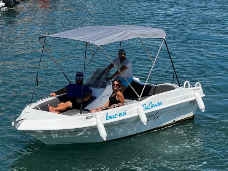 Wynajem Luksusowy jacht Mercan z patentem 