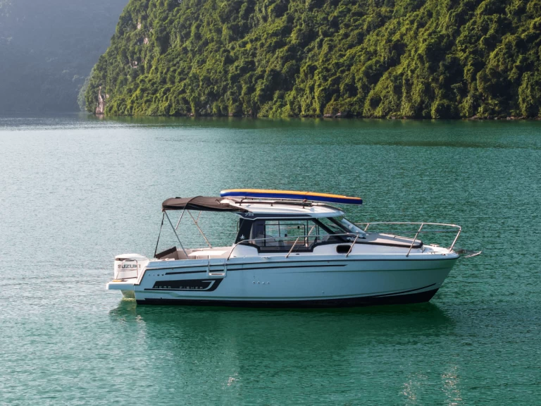Jeanneau Merry Fisher 795 między profesjonalistami a osobami prywatnymi w Hạ Long