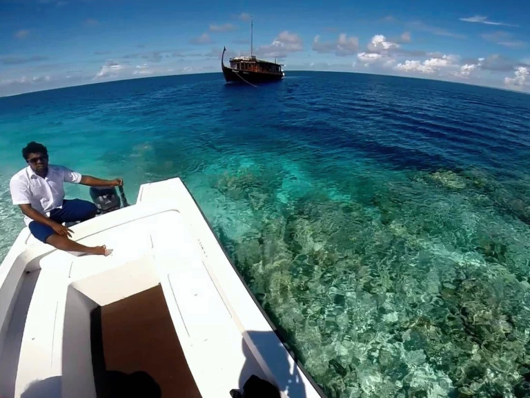 Wynajmij  Dhoni 6 pax w Male