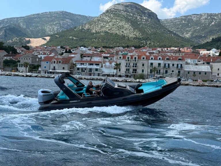 Wynajem łodzi Bol tanio 27