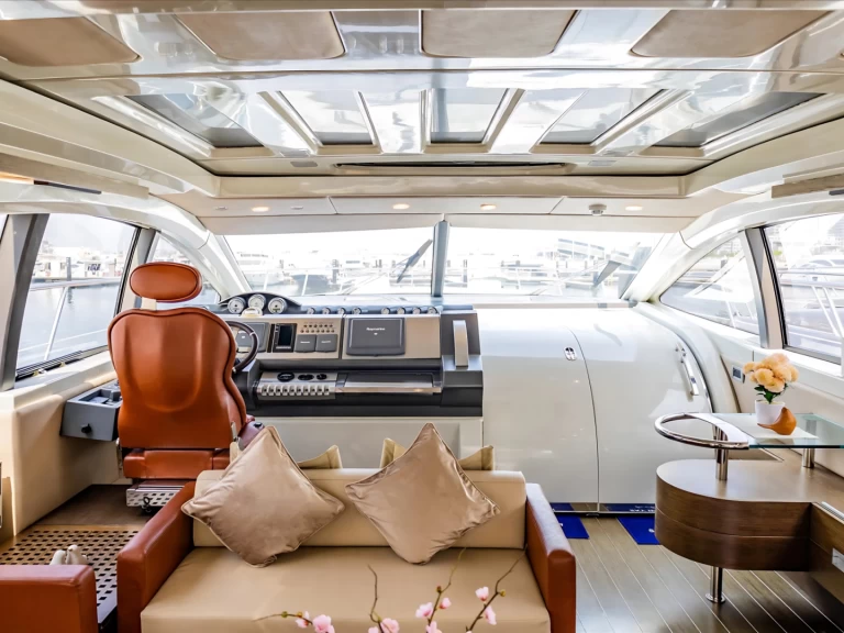 Luksusowy jacht do wynajmu w Dubaï harbour w najlepszej cenie