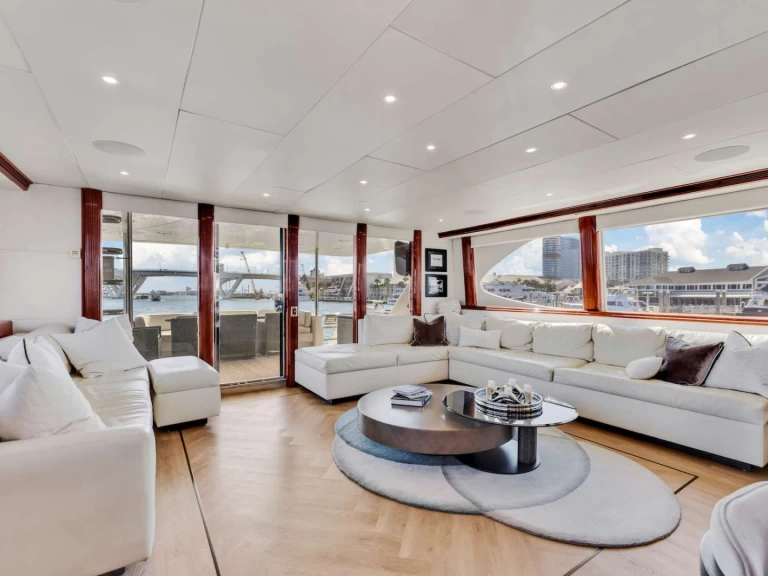 Wynajem Luksusowy jacht Lazzara z patentem 