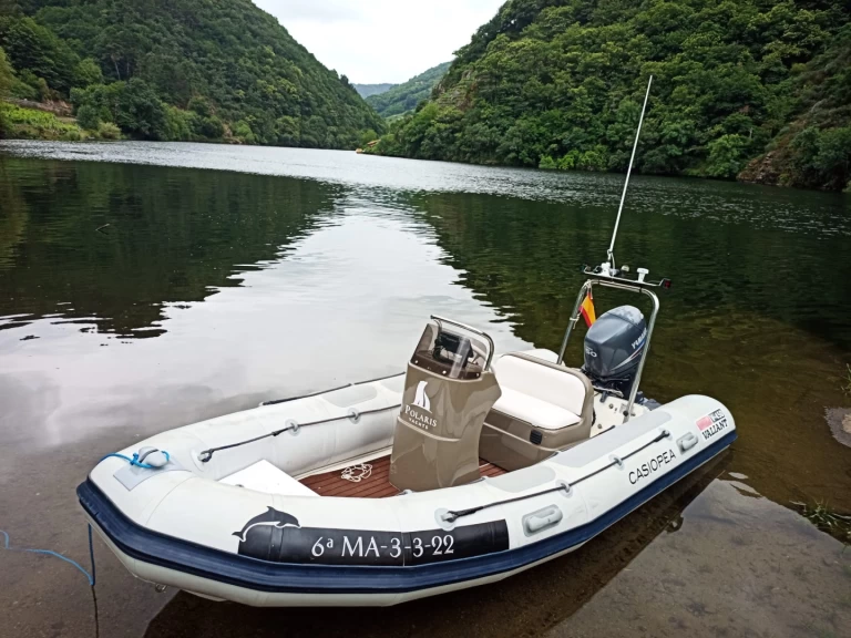 Wynajem Łódż półsztywna w Vilanova de Arousa - Valiant 450