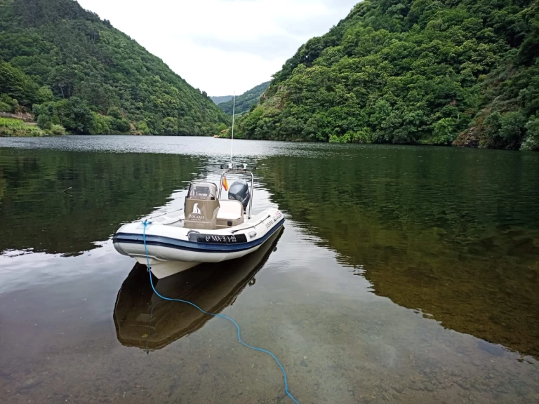 Wynajem łodzi Vilanova de Arousa tanio 450