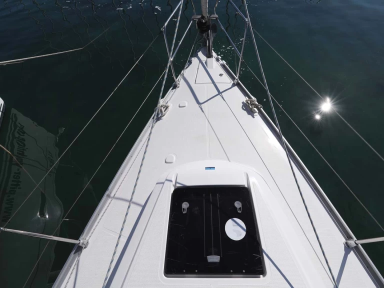 Bavaria Cruiser 33 między profesjonalistami a osobami prywatnymi w Murter-Kornati