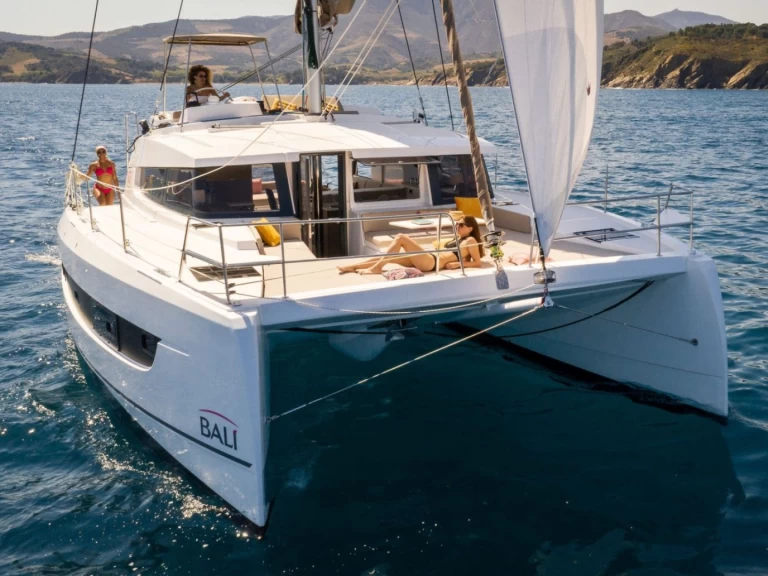 Wynajem łodzi Parham Town tanio Bali 4.2