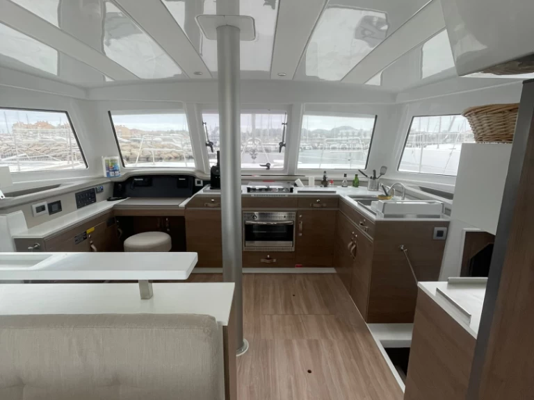 Wynajem Katamaran Bali z patentem 