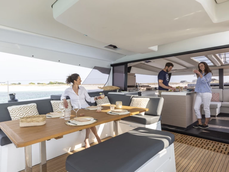 Wynajem łodzi Hyeres tanio Aura 51