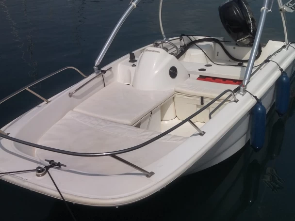 Wynajem łodzi Sainte-Maxime tanio Boston Whaler 170 super sport