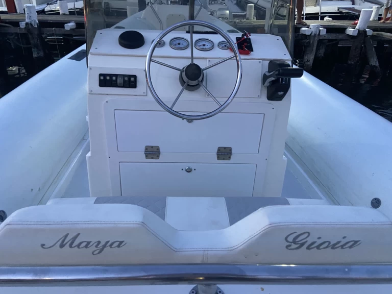 Wynajmij Łódż półsztywna z lub bez skippera Sacs w Neapol