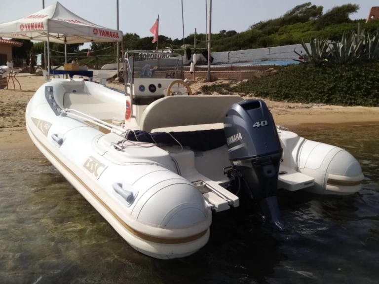 Wynajem Łódż półsztywna Bsc z patentem 