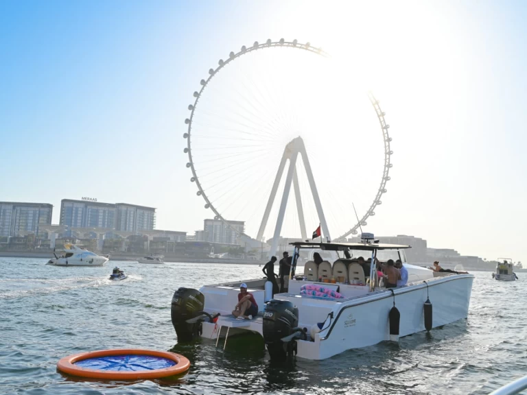 Wynajmij Katamaran z lub bez skippera Catamaran w Dubai