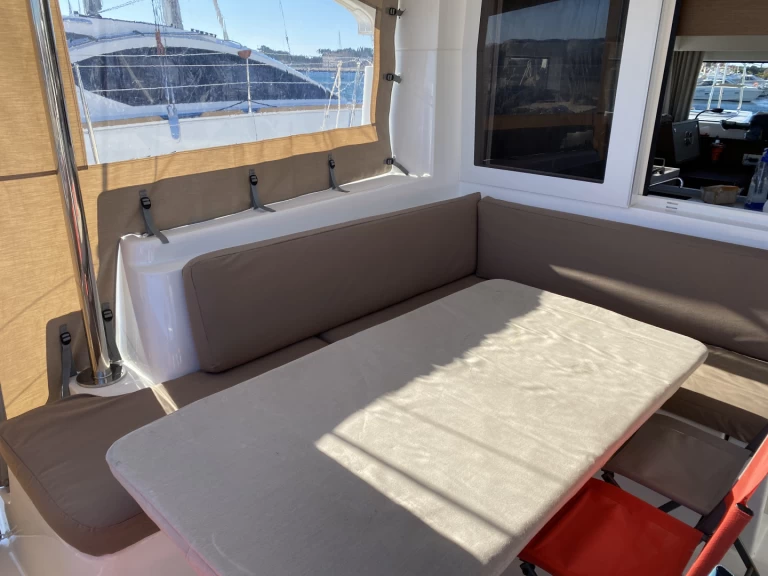 Wynajem łodzi Lagoon Lagoon 40 w Hyeres na SamBoat 