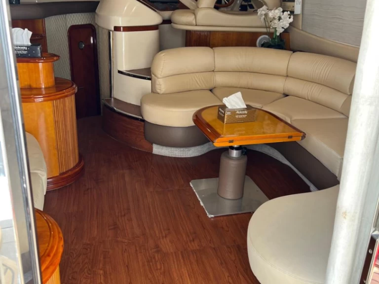 Motorówka do wynajmu w Dubai Marina w najlepszej cenie