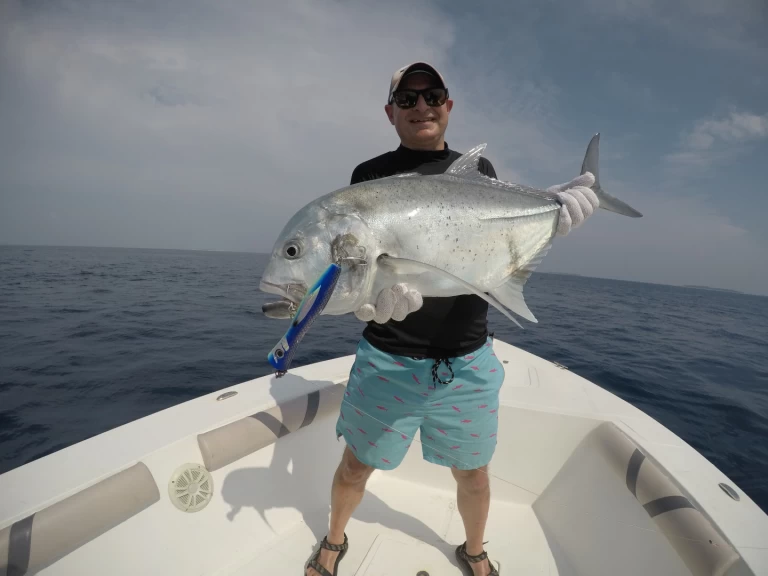 Wynajem łodzi Touring 24 24 center console  w Kendhoo na SamBoat 