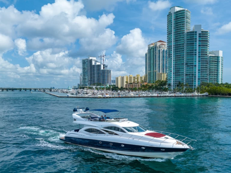 Wynajmij Luksusowy jacht z lub bez skippera Sunseeker w Miami Beach